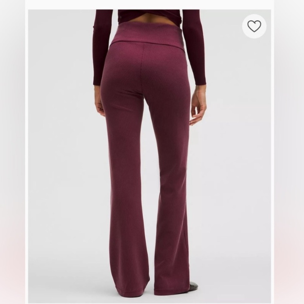 Lululemon Ribbed Softstreme Flared Pant Regular Garnet‎ red size 2